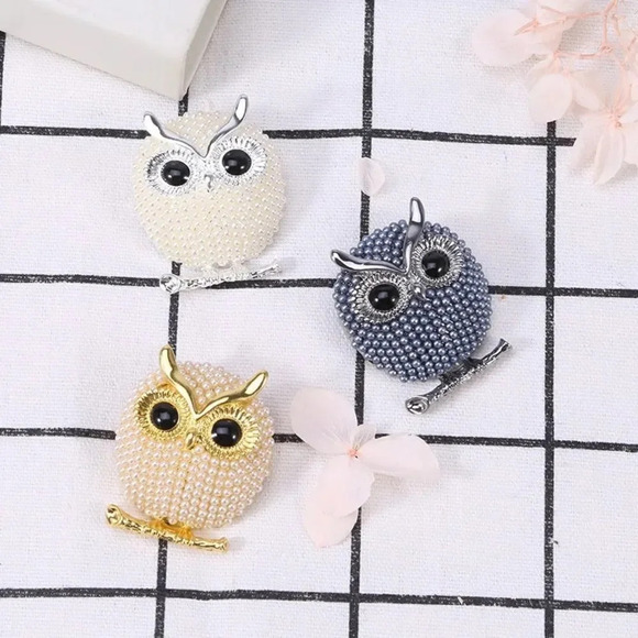 VQ Owl Bird Brooch - Picture 7 of 10